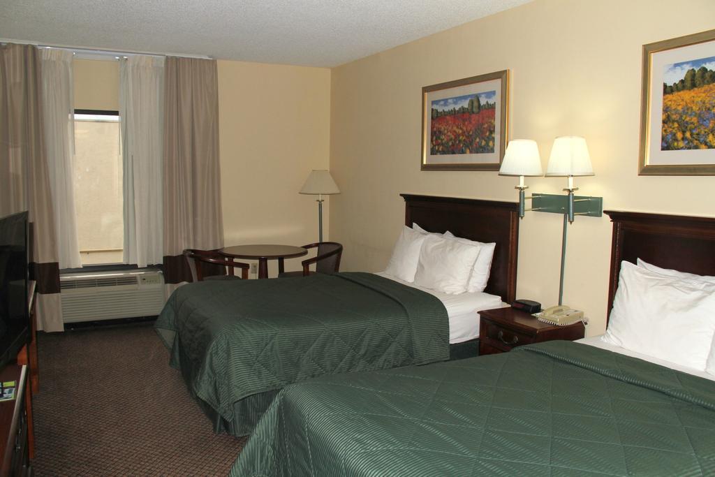 Quality Inn & Suites Olde Town Portsmouth Exterior foto